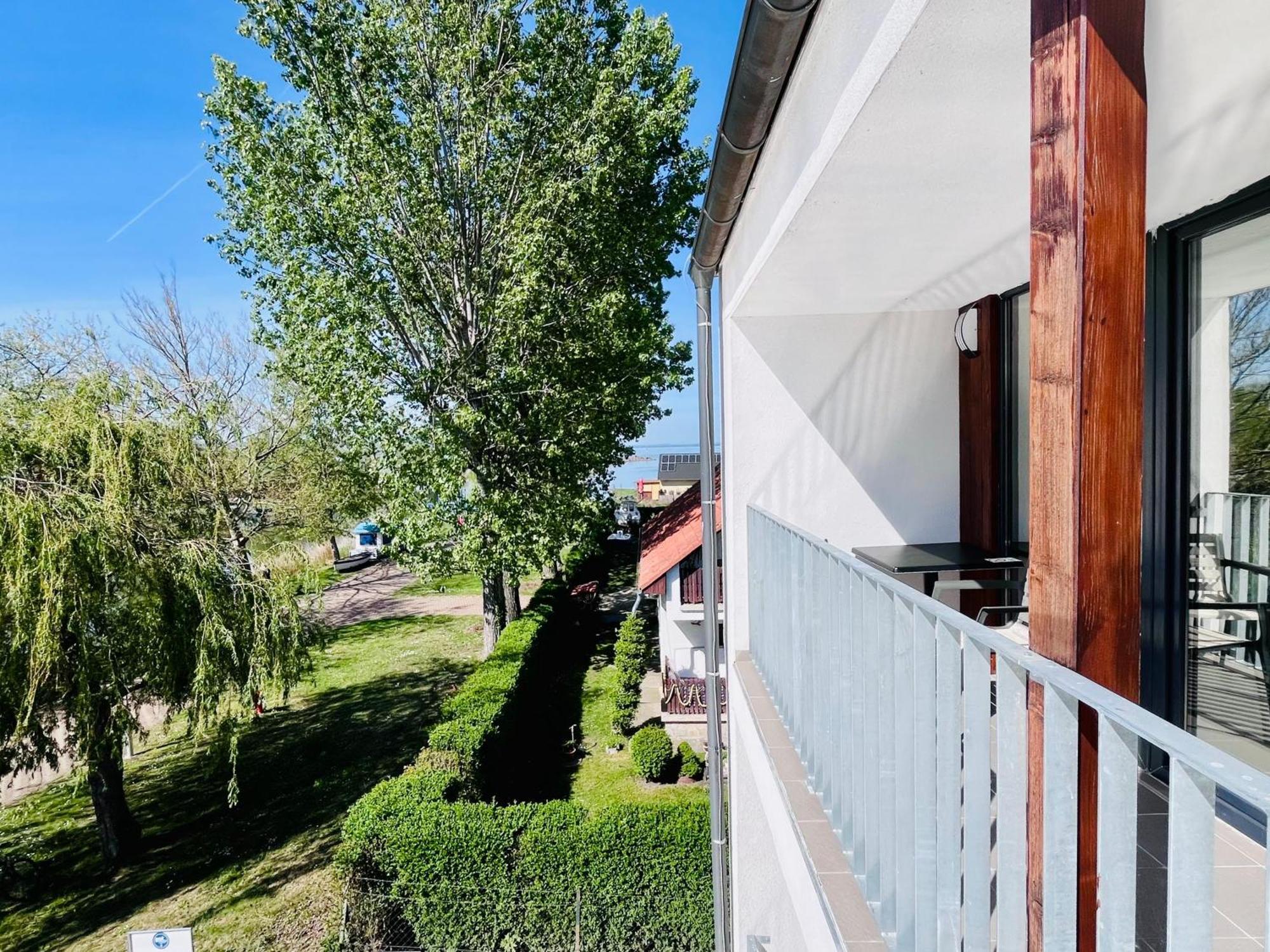 BalatonmáriafürdőPort Etterem&Panzio住宿加早餐旅馆 外观 照片
